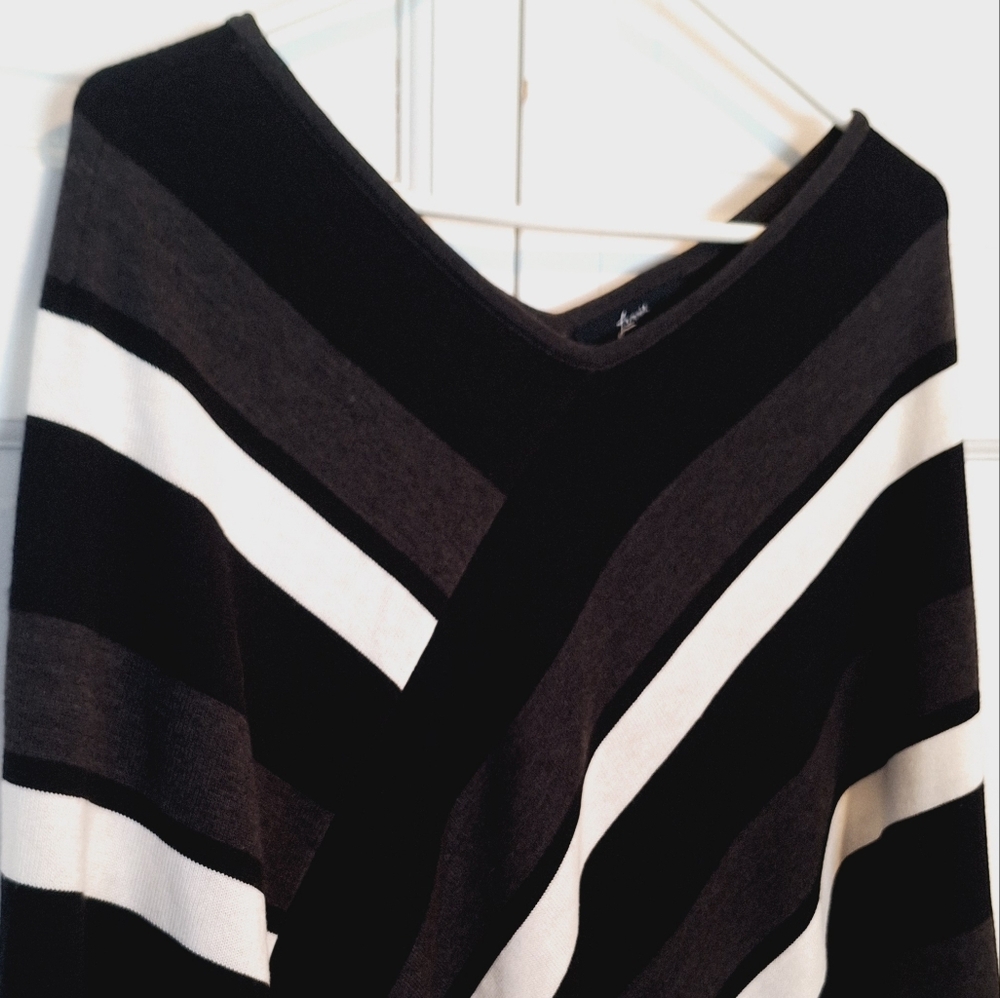 Lennie for Nina Leonard striped, fringed cape/poncho - Picture 2 of 5